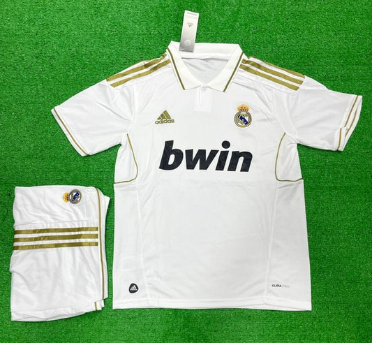 Real Madrid 2011/12 Home Retro-Jersey with Shorts