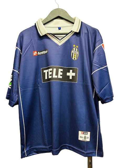 Juventus 2001/01 Third Kit-Zidane-Siganture