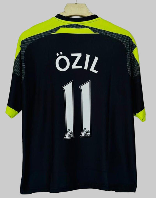 Arsenal 2016/17 Home-Ozil