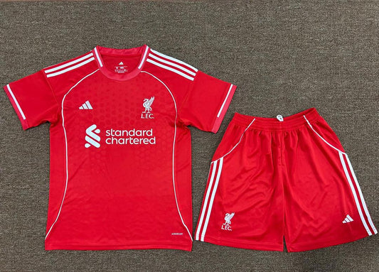 Liverpool 2025/26 Home-Jersey with shorts