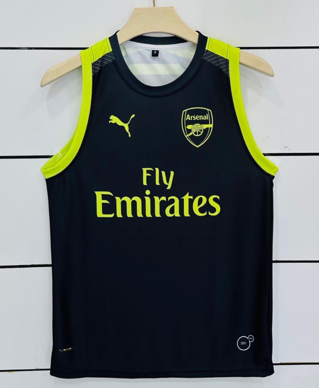 Arsenal Sleeveless - Ozil