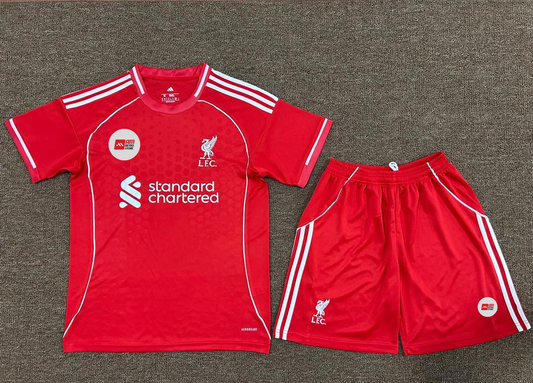 Liverpool 2025/26 Home-Jersey with shorts